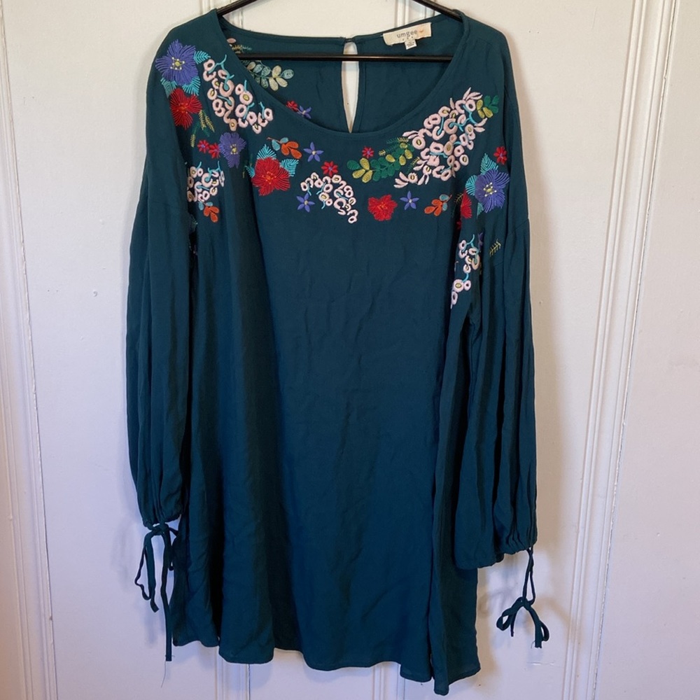 Umgee USA + Women's Plus Sized Embroidered Long Sleeve Shift Dress Green XL